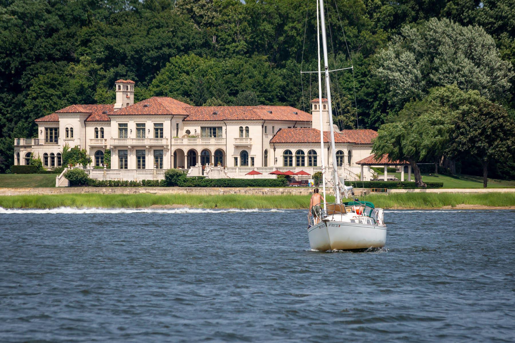 Peregrine, me, and a typical Oyster Bay house